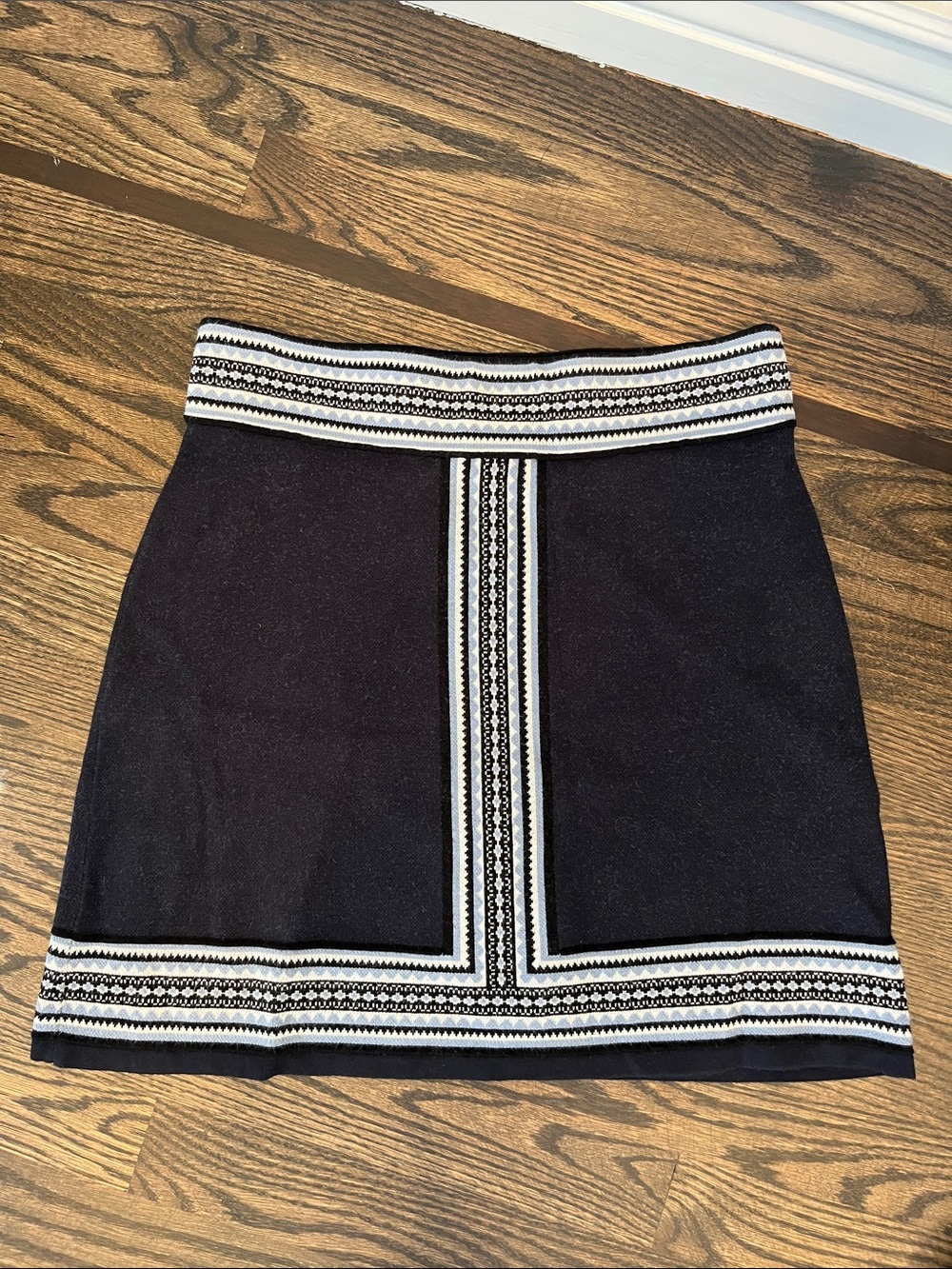 🧋Club Monaco Black White Light Blue Knit Mini Skirt Small Stretch